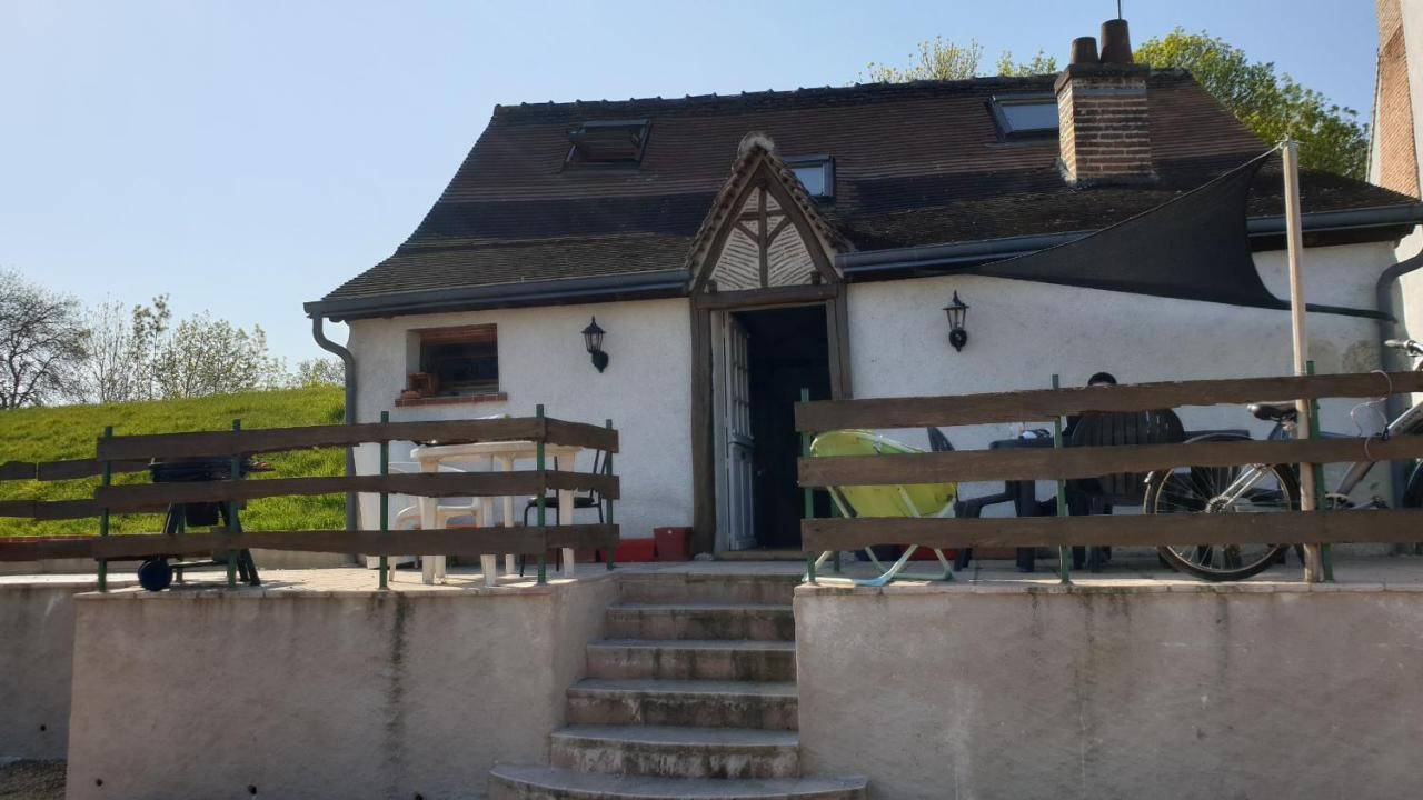 Gite De Charme Proche Loire A Velo Avec Jacuzzi Privatif Savonnieres Luaran gambar